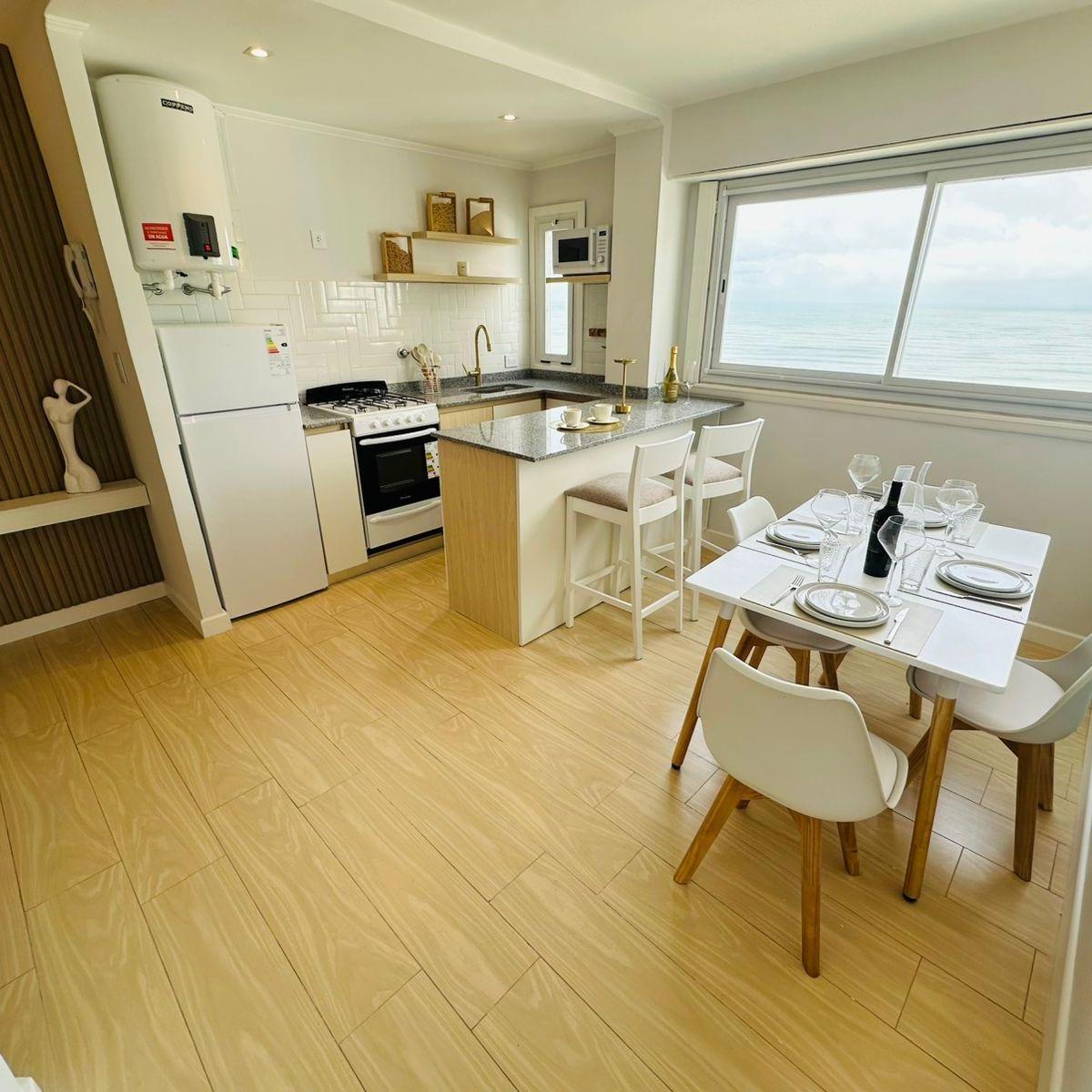Depto 3 amb, 46m² con cochera y vista al mar — Centro