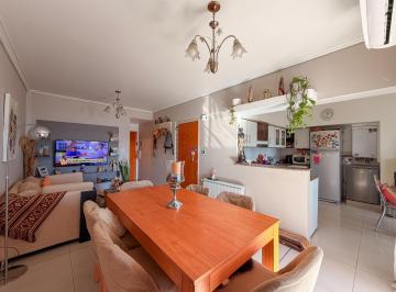 Departamento · 71m² · 3 Ambientes · 1 Cochera · Departamento en Lanus Oeste 3 Ambientes con Cochera