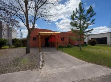 Casa · 115m² · 3 Ambientes · 1 Cochera · Casa en Venta en Manzanares Chico, Pilar, G. B. a. Zona Norte