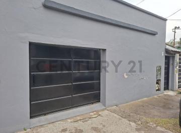 PH · 69m² · 3 Ambientes · 2 Cocheras · PH en Venta Wilde 2 Dorm. Cochera