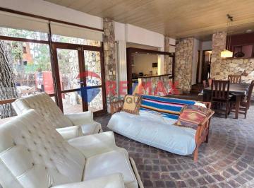Casa · 150m² · 5 Ambientes · 1 Cochera · Casa Venta Cuatro Ambientes en Mar de Las Pampas