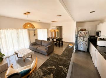 Departamento · 82m² · 3 Ambientes · Venta 3 Ambientes Florencio Varela Centro