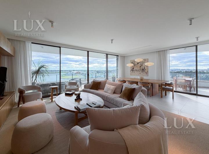 Departamento · 250m² · 4 Ambientes · 2 Cocheras