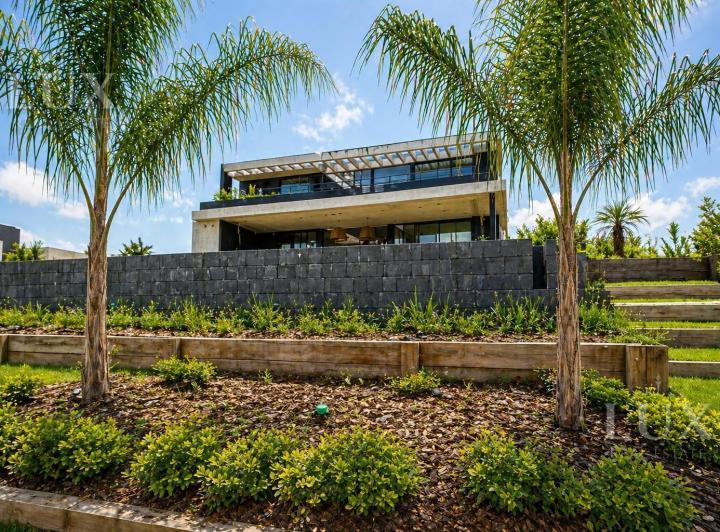 Casa · 432m²