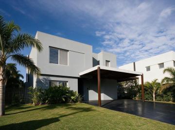 Casa · 215m² · 6 Ambientes · 5 Cocheras · Casa Venta Los Alisos Nordelta Domotica