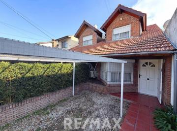 Casa · 77m² · 3 Ambientes · 1 Cochera · Venta Duplex 3 Amb. Jardin Cochera Pilar Apto Cred