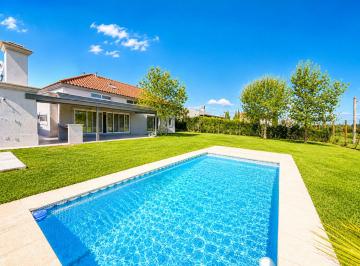 Casa · 240m² · 5 Ambientes · 2 Cocheras · Venta Casa 5 Amb a Estrenar, Pilará La Diligencia