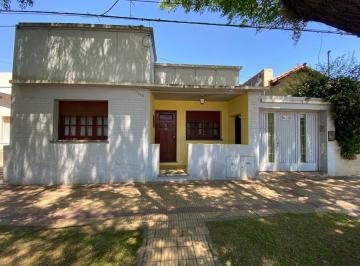 Casa · 178m² · 6 Ambientes · 1 Cochera · En Venta Casa + Departamento Sobre Av Tandil