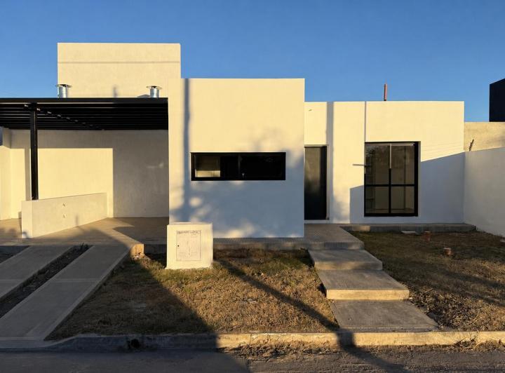 Casa · 360m² · 2 Dormitorios