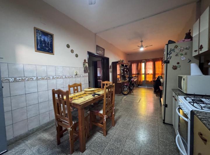 Casa · 61m² · 4 Ambientes · 1 Cochera