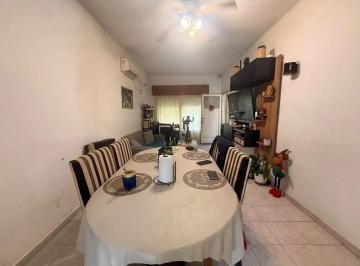 Casa · 125m² · 4 Ambientes · 1 Cochera · Casa 4 Amb, Lote Propio, Caseros