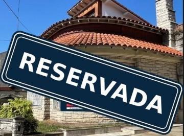 Casa · 125m² · 4 Ambientes · Casa Chalet en Alquiler en Banfield, Lomas de Zamora, G. B. a. Zona Sur