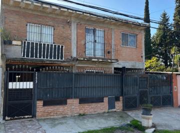Casa · 128m² · 5 Ambientes · 1 Cochera · Casa en Venta en Barrio de Vicenzo Grande