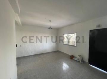 Departamento · 35m² · 2 Ambientes · 1 Cochera · Alquiler PH de 2 Ambientes en Dique Luján - Entrada de Auto y Doble Patio