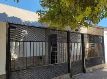 Casa · 124m² · 4 Ambientes · 1 Cochera · Casa en Venta Sobre Naciones Unidas - 3 Dorm - Cipolletti