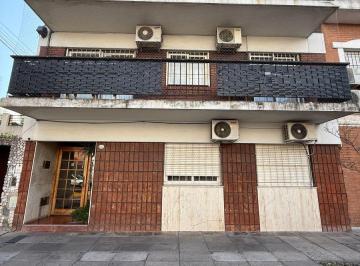 Departamento de 2 ambientes, Villa Devoto · Hermoso Departamento 2 Ambientes Planta Baja Al Frente con Patio.