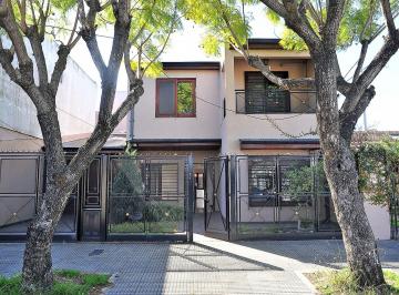 Casa · 281m² · 7 Ambientes · 1 Cochera · Venta Casa 7 Amb - Cochera, Jardin y Quincho