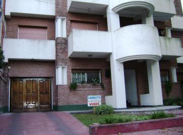 Departamento · 55m² · 3 Ambientes · 1 Cochera · Departamento Buen Estado