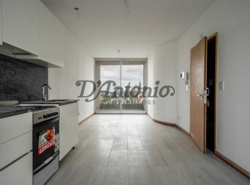 Departamento · 35m² · 1 Ambiente · Semipiso Monoambiente Divisible Muy Luminoso Sobre Av Eva Perón
