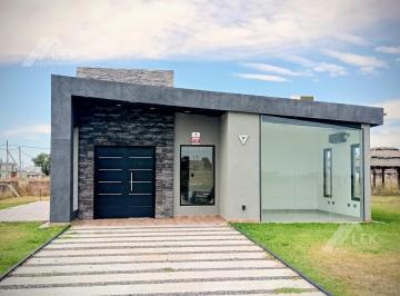 Casa · 68m² · 3 Ambientes · Venta Casa 3 Ambientes - Barrio Cerrado Finca Don Eugenio II - General Rodriguez