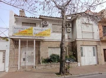 Casa · 163m² · 5 Ambientes · 1 Cochera · Casa en Lanus Oeste