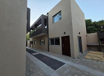 Casa de 3 ambientes, Almirante Brown · Duplex con Fondo y Cochera