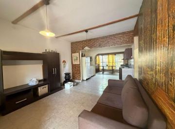 Casa · 105m² · 3 Ambientes · Venta PH Al Fondo con Jardin y Pileta Temperley