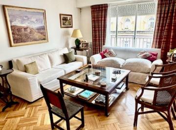 Departamento de 4 ambientes, Recoleta · Uruguay Al 1000 - Piso 9 - Super Luminoso y Soleado - 3 Dorm con Balcon y Patio/terraza de 11 m²