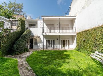 PH · 235m² · 10 Ambientes · 1 Cochera · Casa en Venta, Son Dos PH en Block, a Media Cuadra de La Av Santa Fe, en Martínez.