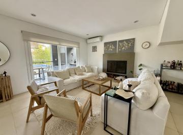 Casa · 204m² · 4 Ambientes · 2 Cocheras · Excelente Casa en Barbarita, Lote Interno