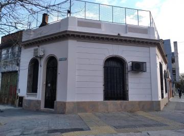 Casa · 120m² · 5 Ambientes · Venta. Casa. 5 Ambientes. Terraza. Estomba 1000.