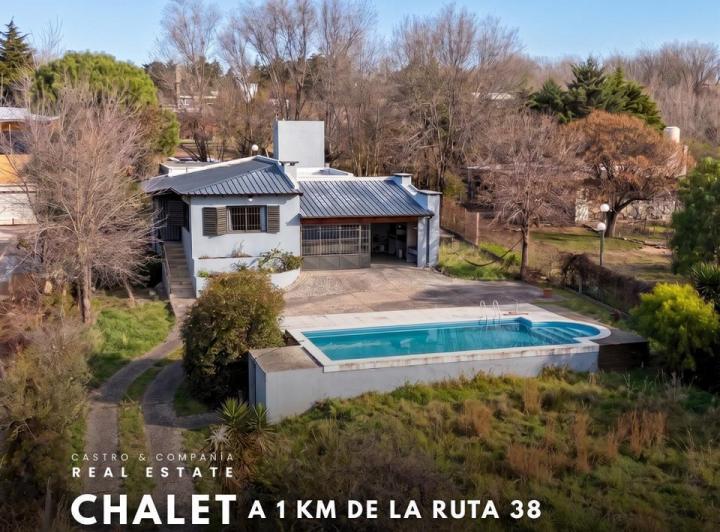 Casa · 210m² · 6 Ambientes · 1 Cochera