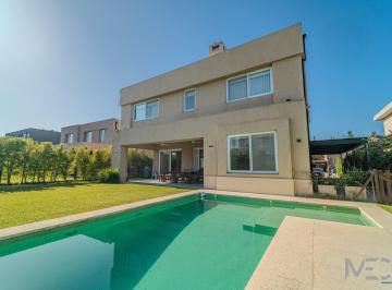 Casa · 278m² · 6 Ambientes · 2 Cocheras · Casa en Venta en Castaños Nordelta