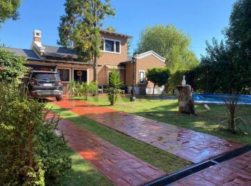 Quinta vacacional · 165m² · 6 Ambientes · 2 Cocheras · Venta Casa Quinta en Monte Grande/pileta Climatizada