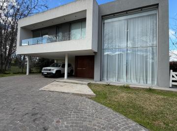 Casa de 5 ambientes, Berazategui · Casa en Venta en Fincas de Hudson