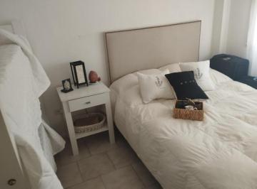 Departamento de 3 ambientes Venta USD 107.000 · Comodo Departamento 3 Ambientes C/ Cochera en Zona Independencia y Paso