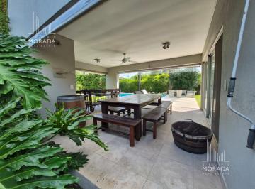 Casa · 270m² · 4 Ambientes · 1 Cochera · Casa en Venta Cuatro Ambientes Campo Grande Pilar