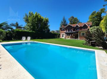 Casa · 250m² · 5 Ambientes · 4 Cocheras · Venta Casa 5 Ambientes en Barrio Cerrado Don Torcuato