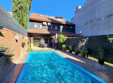 Casa · 147m² · 4 Ambientes · 2 Cocheras · Venta Duplex 4 Ambientes 3 Plantas con Jardin, Quincho y Pileta en Villa Adelina Golf San Isidro