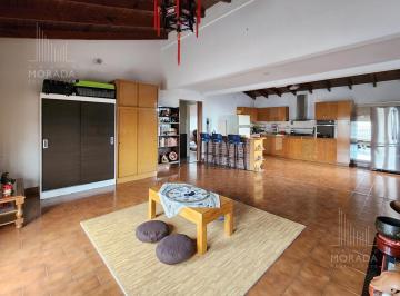 Casa · 196m² · 5 Ambientes · 2 Cocheras · Venta Casa 5 Ambientes en Hurlingham