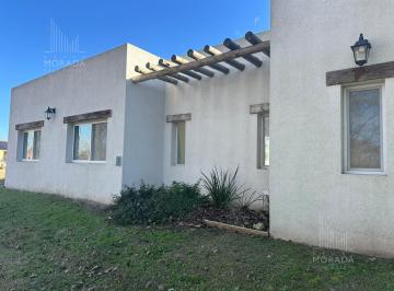 Campo · 122m² · 4 Ambientes · 1 Cochera · Venta Chacra Lote Central - Oportunidad