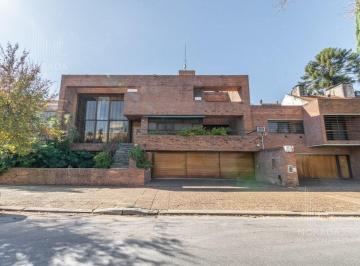 Casa · 680m² · 7 Ambientes · 3 Cocheras · Casa en Venta de 7 Ambientes, 3 Cocheras en Belgrano R. Opcion Compra en Block Casa Lindera