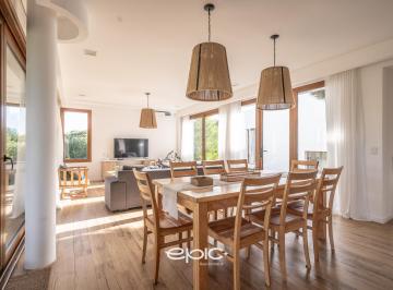 Casa · 135m² · 4 Ambientes · Casa en Venta 4 Amb Costa Esmeralda Barrio Ecuestre