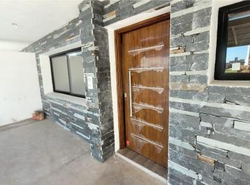 Casa · 100m² · 5 Ambientes · 2 Cocheras · Docta Dúplex 2/3 Dorm. en Alquiler Etapa II Tres Baños, Patio con Galeria y Asador, Cochera