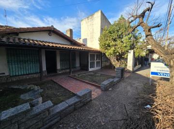 Casa · 110m² · 4 Ambientes · 3 Cocheras · Casa en Venta