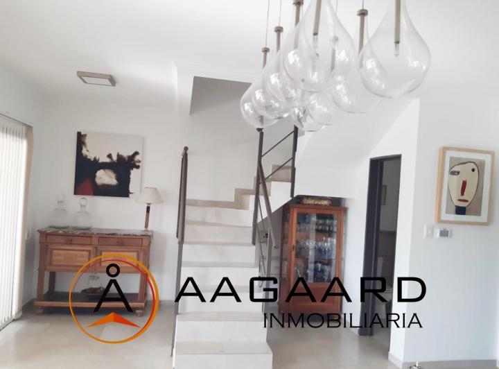 PH · 250m² · 6 Ambientes · 1 Cochera