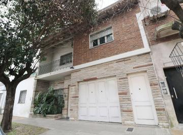 Casa · 196m² · 5 Ambientes · 1 Cochera · Venta Casa 5 Amb C/pileta y Parrilla en V. Adelina