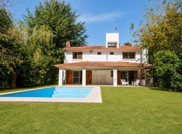 Casa · 122m² · 5 Ambientes · Casa 5 Amb C/piscina. La Martona
