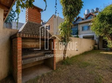 Casa · 102m² · 4 Ambientes · 1 Cochera · Tríplex 4 Amb con Cochera y Jardín. Sin Expensas!