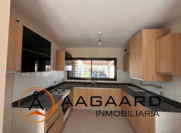 PH · 150m² · 6 Ambientes · 1 Cochera · Dúplex en Venta en Barrio Lomas del Chateau Tres Dorm. Hermoso Patio y Asador